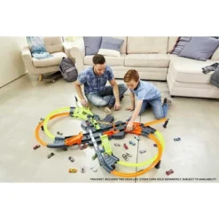 Hot Wheels Colossal Crash Track Set -Toy Store GUEST 08256587 d4b9 41ae 8d26 5386db79a827