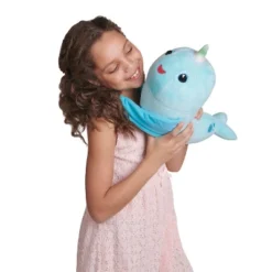 Fingerlings HUGS - Nikki (Blue Glitter) - Interactive Plush Narwhal - By WowWee -Toy Store GUEST 1149c735 fb8b 4c29 ae4f 716be0eae8f4