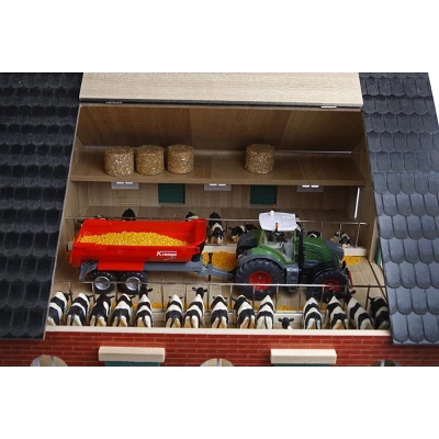 Universal Hobbies 1/32 Deluxe FarmHouse With Building Set 4 Universal Hobbies 1/32 Deluxe FarmHouse With Building Set - Image 2