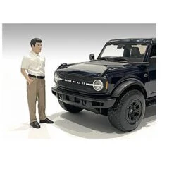"The Dealership" Customer I Figurine For 1/18 Scale Models By American Diorama