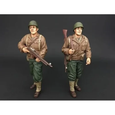 US Army WWII 4 Piece Figure Set For 1:18 Scale Models By American Diorama 6 US Army WWII 4 Piece Figure Set For 1:18 Scale Models By American Diorama - Image 4