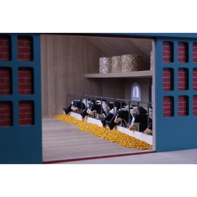 Universal Hobbies 1/32 Deluxe FarmHouse With Building Set 5 Universal Hobbies 1/32 Deluxe FarmHouse With Building Set - Image 3